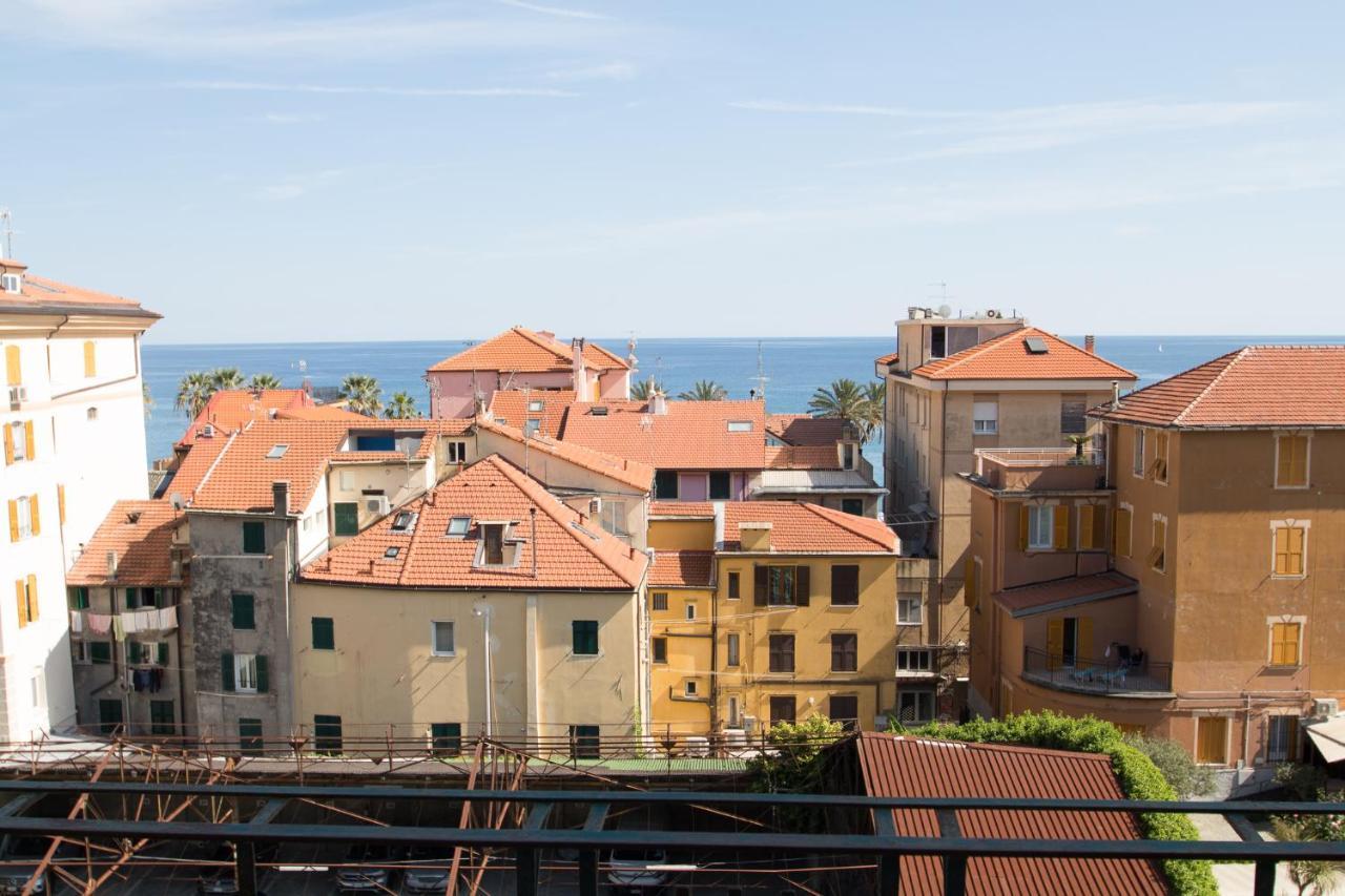 Di 5 Locali,8 Posti Letto Vista Mare * Varazze